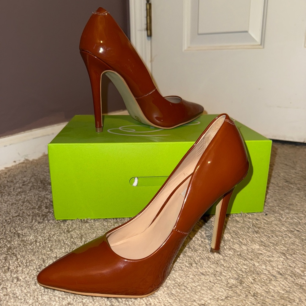 Steve Madden Glossy Brown Heels